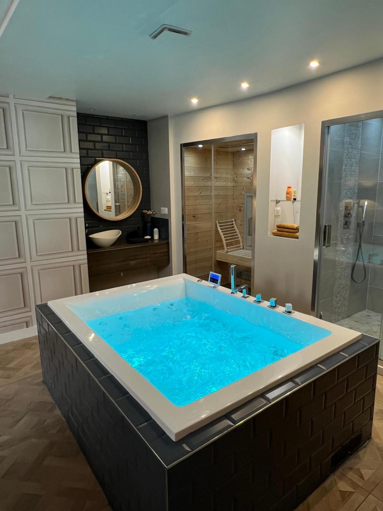 Apartamento Avec Jacuzzi Sauna & Cinema - Nid D'angers Angers